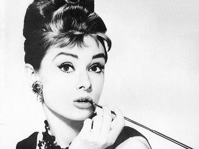 La diva Audrey Hepburn in Colazione da Tiffany La Casa del Cinema rende omaggio alla diva Audrey Hepburn