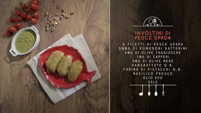 Involtini di pesce spada farciti con olive, capperi e pomodorini Involtini di pesce spada
