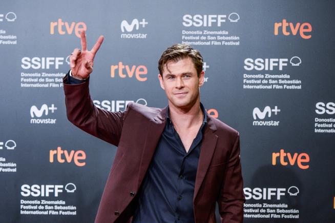Chris Hemsworth ammette di sentirsi a disagio con la sua ricchezza Chris Hemsworth