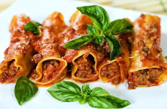 Ricetta dei cannelloni ripieni di carne Cannelloni ripieni di carne
