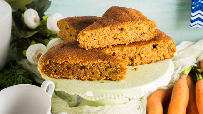 Torta di carote: la ricetta con le noci, la cannella e l'olio Torta di carote