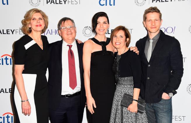 I creatori di The Good Wife abbandonano la serie dopo la stagione 7 Il cast di The Good Wife con i creatori della serie