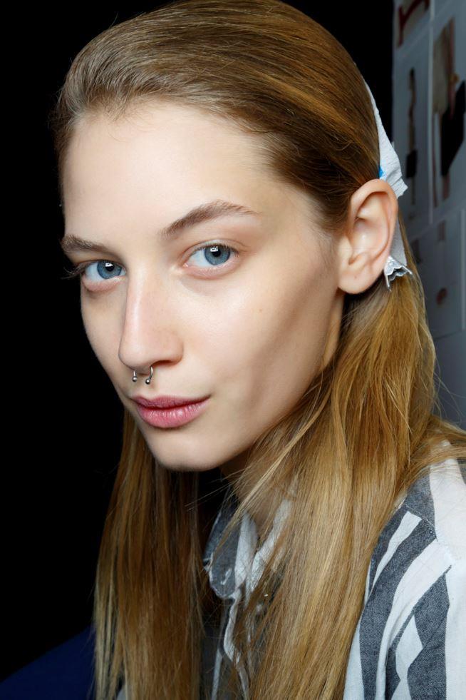 Capelli biondo dorato Capelli lisci e biondi