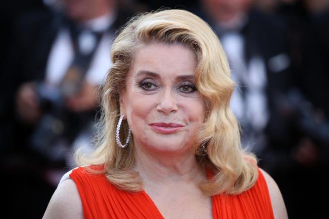 Catherine Deneuve si esprime sulle molestie sessuali a Hollywood Catherine Deneuve