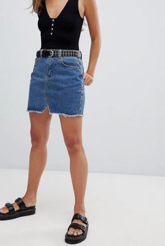 Minigonna di jeans con fondo grezzo