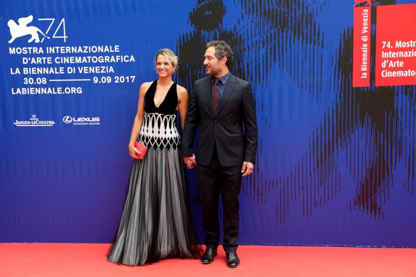 Claudio Santamaria romantico su Instagram con la moglie Francesca Barra Claudio Santamaria e Francesca Barra