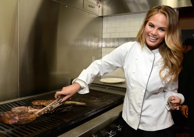 Tutte le star di Hollywood brave in cucina Chrissy Teigen in cucina