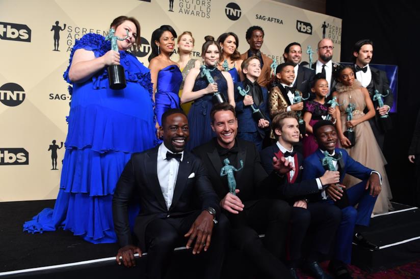 Il cast di This Is Us ai Sag Awards 2018 Il cast di This Is Us con i premi vinti ai Sag Awards 2018