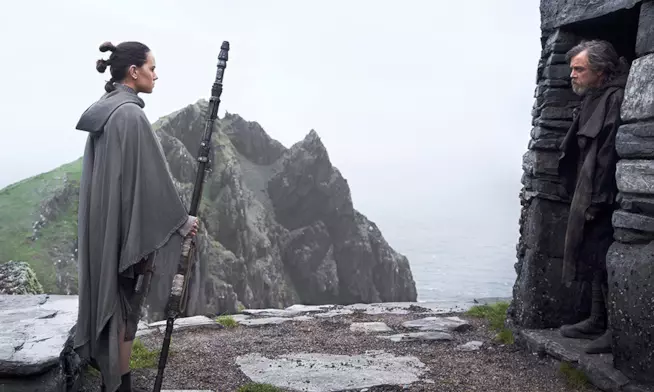 Star Wars - The Last Jedi sarà raccontata anche una storia d'amore Rey e Luke in The Last Jedi