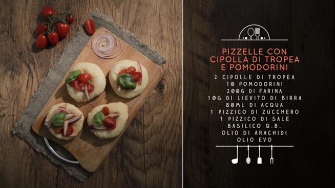 Pizzelle con cipolla di Tropea, pomodorini e basilico Pizzelle con cipolla e pomodorini