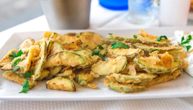 Zucchine impanate: la ricetta con la farina, l'uovo e il pangrattato Zucchine impanate