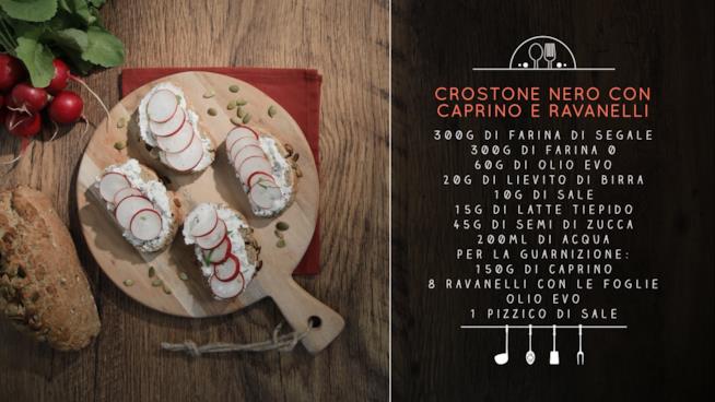 Crostoni di pane nero con farcitura a base di ravanelli e formaggio caprino Crostoni di pane nero con caprino e ravanelli