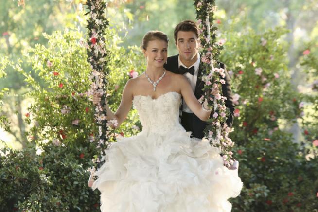 Emily VanCamp e Joshua Bowman presto sposi Nozze in arrivo per Emily VanCamp e Joshua Bowman