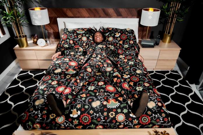 Vestito Ikea realizzato con tessuto Rosenrips Il tessuto Rosenrips nella collezione Ikea ad edizione limitata