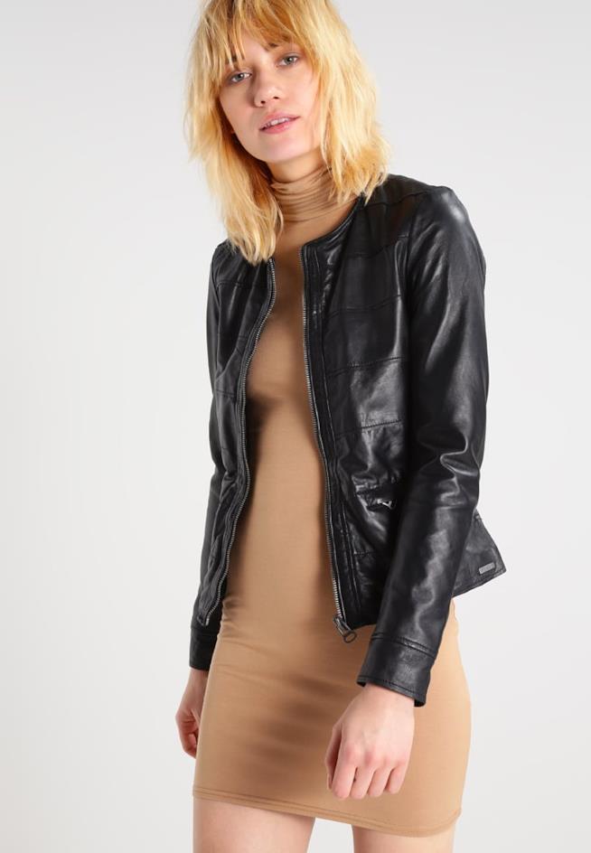 I capi di abbigliamento che ogni donna deve avere La giacca in pelle