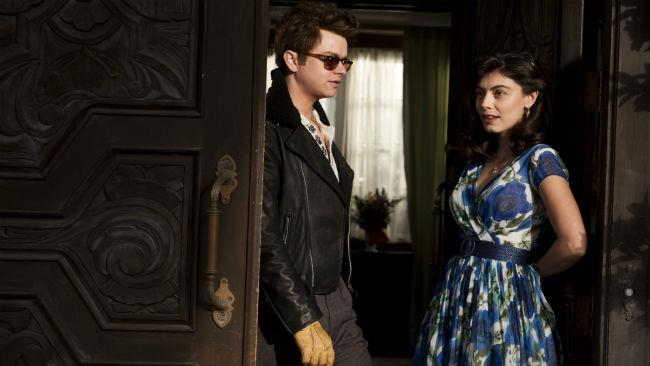 Alessandra Mastronardi alla conquista del mondo Alessandra Mastronardi in una scena del film Life insieme a Dane DeHaan
