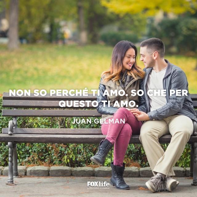 Citazione Gelman Coppia si tiene per mano su una panchina