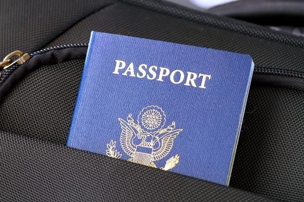 Il rinnovo del passaporto Passaporto in valigia