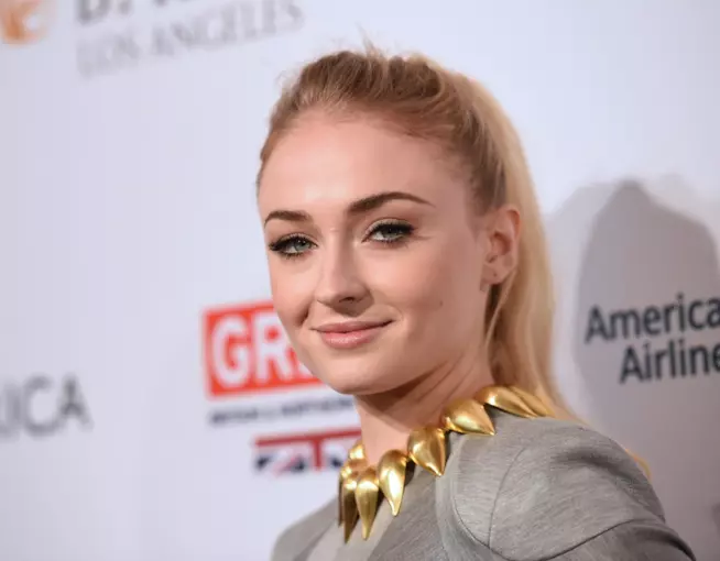 Nelle ultime stagione di Game of Thrones Sophie Turner ha usato una parrucca Sophie Turner