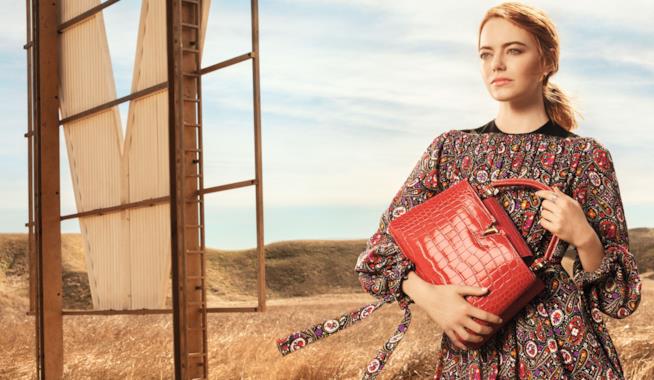 Emma Stone nella campagna di Louis Vuitton Emma Stone e la sua Capucines per Louis Vuitton