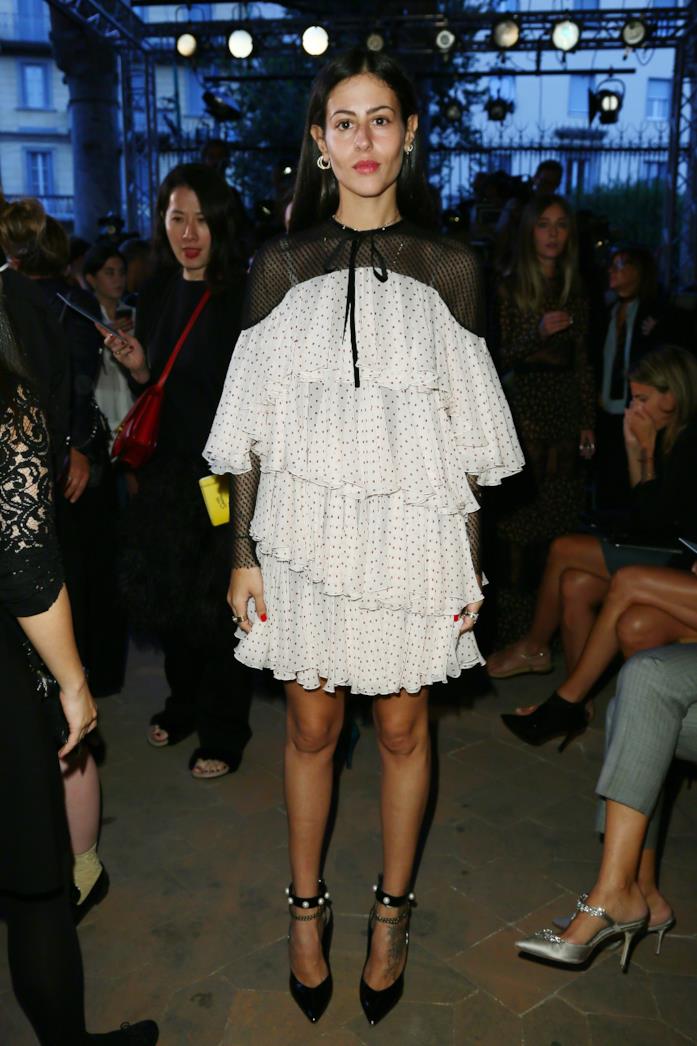 Mini dress con le balze a pois e pumps con cinturino per l'influencer Mini dress a pois e pumps con cinturino per Gilda Ambrosio