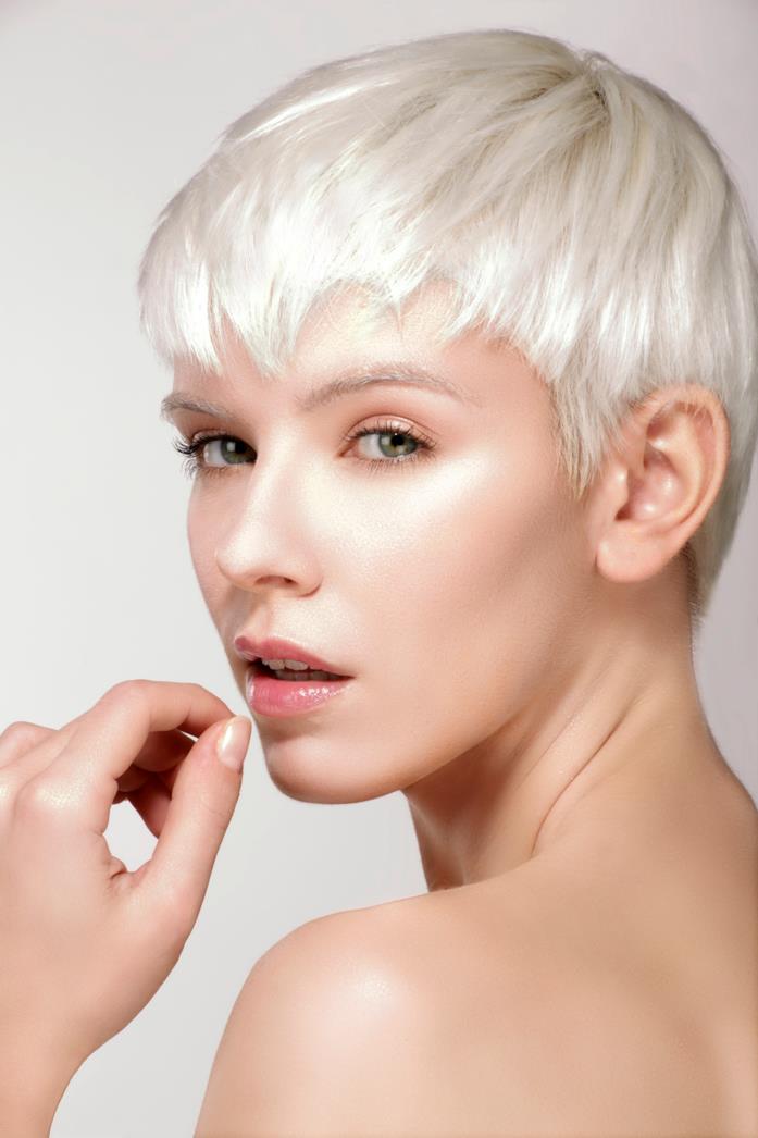 Pixie cut Un pixie cut ossigenato