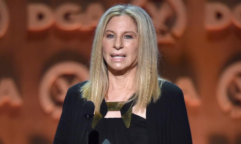 Barbra Streisand e il cane clonato Barbra Streisand in primo piano