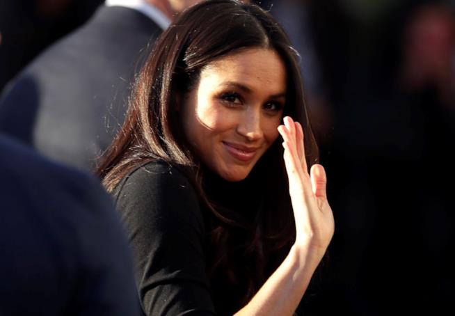 Meghan Markle era in lizza per diventare la nuova Bond Girl Meghan Markle mentre saluta i fotografi