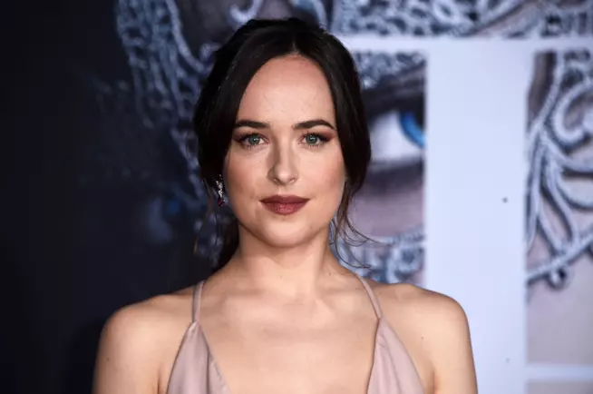 Dakota Johnson si è sottoposta a dieta e allenamento prima di 50 Sfumature Dakota Johnson