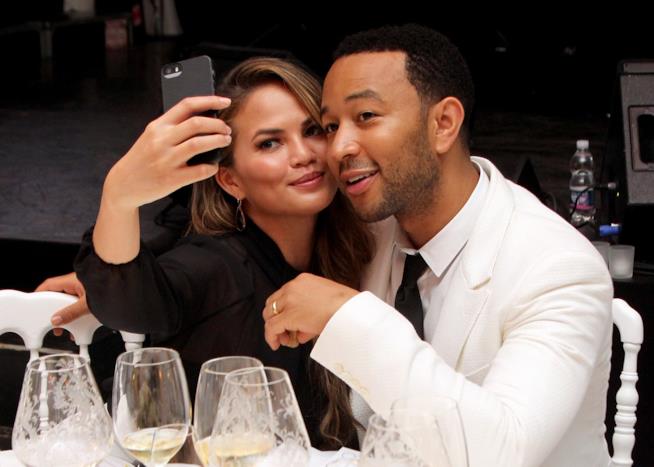 John Legend e la moglie Chrissy Teigen La modella Chrissy Teigen ed il cantante John Legend