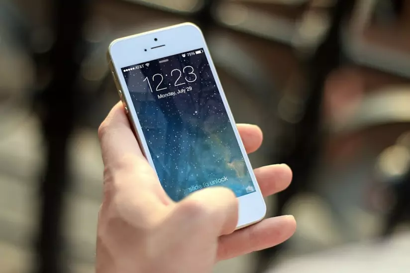 Bug su iPhone, FaceTime ascolta gli altri prima della risposta alla chiamata. Un iPhone.
