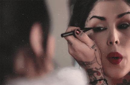 Un tutorial di Kat Von D Kat Von d e il suo eye-liner