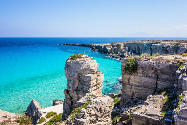 Cala Rossa a Favignana nelle Isole Egadi Mare di Favignana nelle Isole Egadi