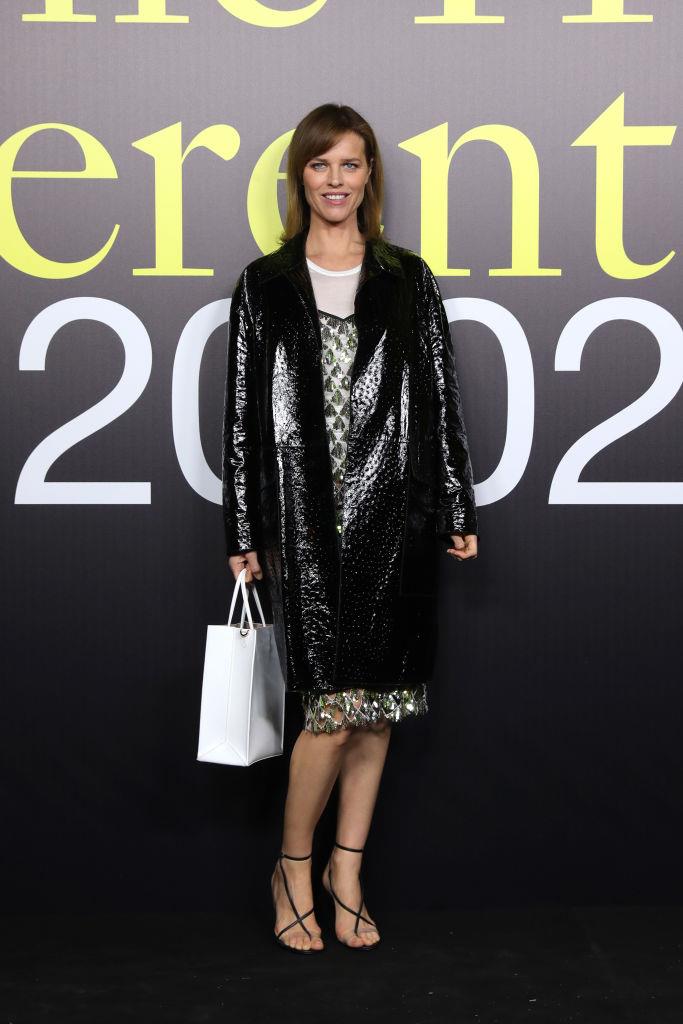 Eva Herzigova nel front row di Moncler La top model Eva Herzigova da Moncler