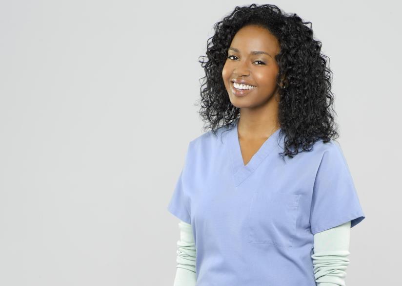 Jerrika Hinton ingaggiate per Six Feet Under. Pronto l'addio a Grey's Anatomy? Jerrika Hinton, interprete di Stephanie Edwards in Grey's Anatomy