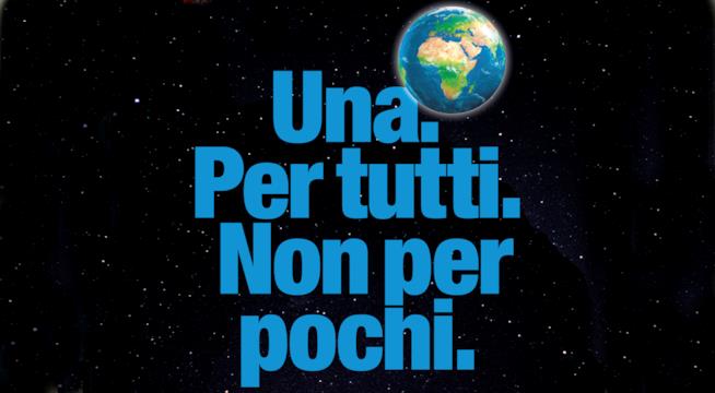 A Milano ci si prende cura della Terra e dei diritti umani Banner della manifestazione Una. Per Tutti. Non per pochi