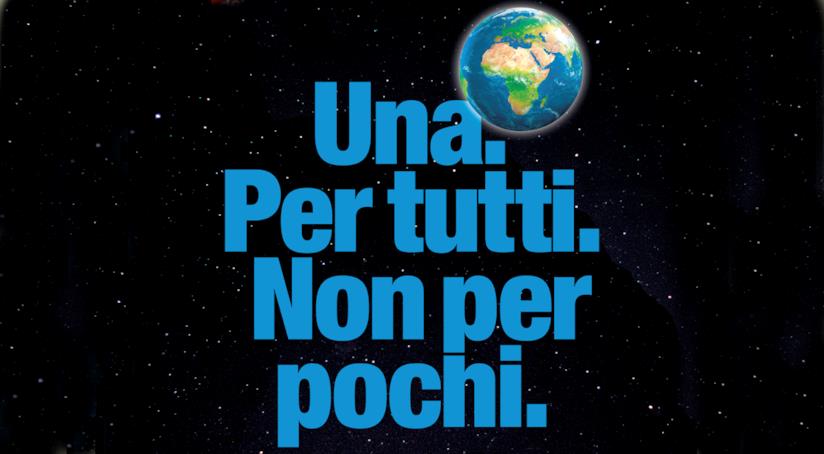 A Milano ci si prende cura della Terra e dei diritti umani Banner della manifestazione Una. Per Tutti. Non per pochi