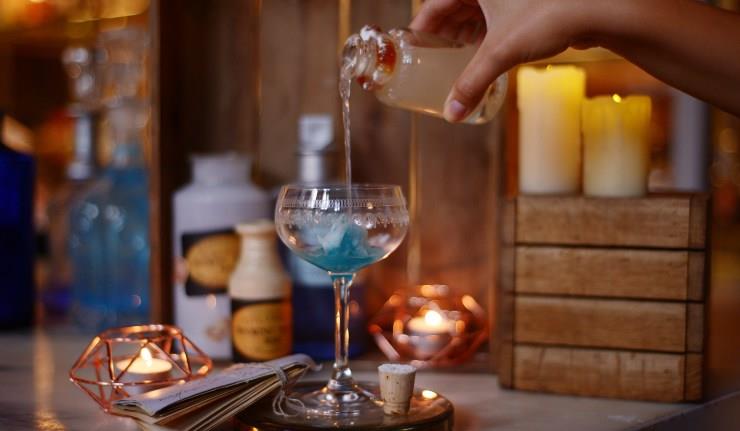 Cocktail Uno dei cocktail per Harry Potter dal colore azzurrino
