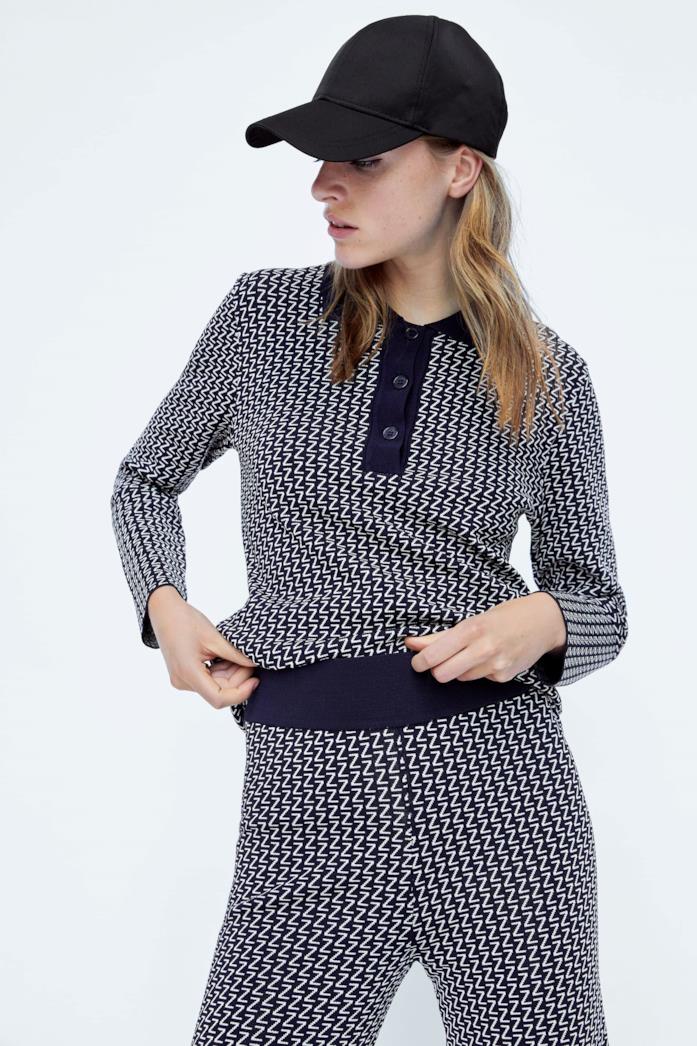 Pantaloni 74% viscosa, 26% nylon di Zara con stampa "Z" Pantaloni 74% viscosa, 26% nylon di Zara con stampa "Z"