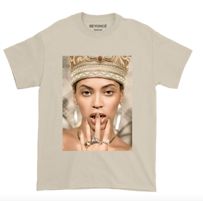 Nefertiti Beychella La t-shirt di Beyoncé che ricorda la sua Nefertiti