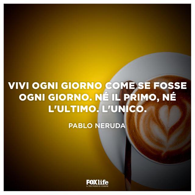 Citazione poetica di Neruda Tazza di cappuccino