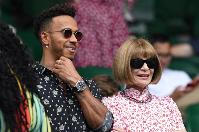 Justin Bieber prende in giro Anna Wintour Anna Wintour a Wimbledon con Lewis Hamilton