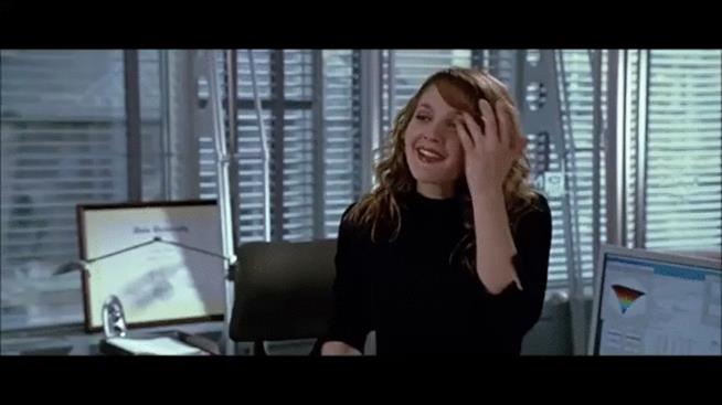 Drew Barrymore Drew Barrymore annuisce compiaciuta