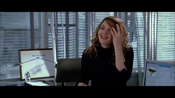 Drew Barrymore Drew Barrymore annuisce compiaciuta