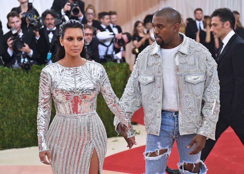 Kim Kardashian e Kanye West avranno il loro terzo figlio a gennaio Kim Kardashian e Kanye West sul red carpet