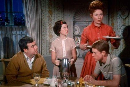 La famiglia Cunningham di Happy Days Howard, Marion, Richie e Joanie di Happy Days