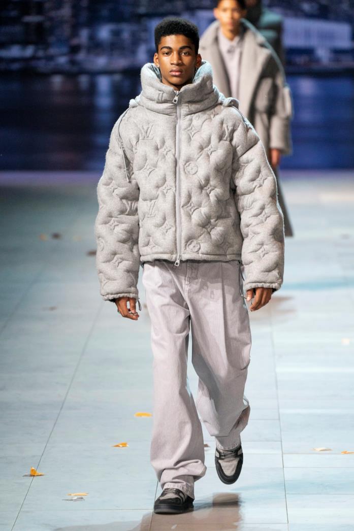 Louis Vuitton, Menswear F/W 2019/20 a Parigi Modello che sfila alla Louis Vuitton, Menswear F/W 2019/20 a Parigi
