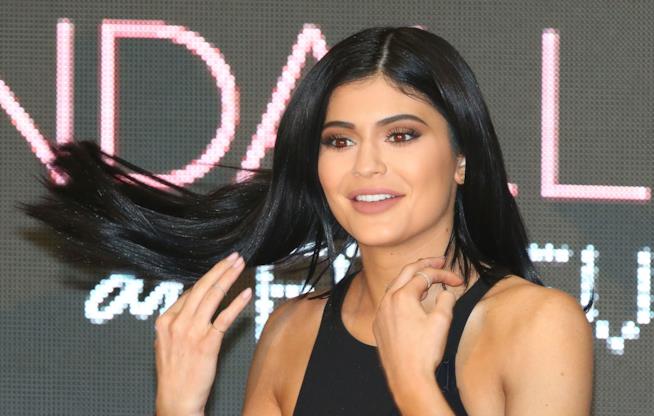 Kylie Jenner compie 20 anni Kylie Jenner fa roteare i capelli