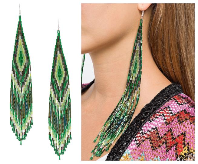 Orecchini extra lunghi verdi di moda per l'autunno 2018 Orecchini lunghi verdi di tendenza per l'autunno 2018