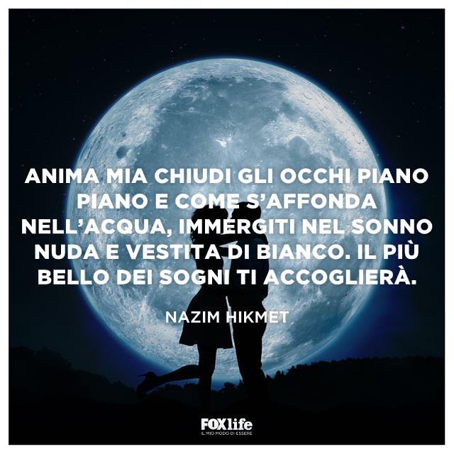 Frase Nazim Hikmet Innamorati si tengono per mano